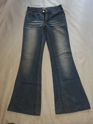 Pantalón vaquero de campana