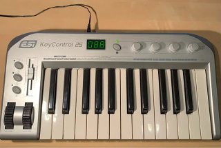 Teclado MIDI ESI KeyControl 25