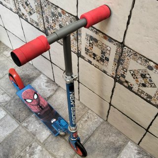 Patinete Spiderman 2 ruedas plegable