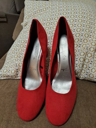 Zapatos de tacón rojos Tamaris