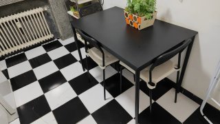 Mesa de cocina y 4 sillas