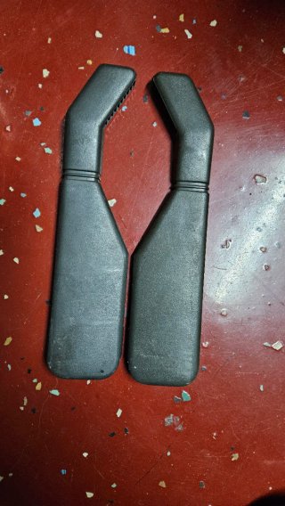 Tiradores Asientos Traseros 5 GT Turbo