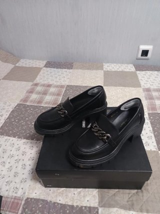 Zapatos de tacón negros