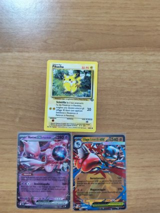 Carte Pokémon Pikachu, Mewtwo, Lucario