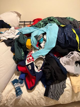 Hay desde abrigos, jerseys, calcetines, sudaderas,