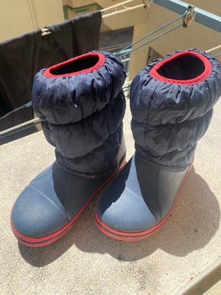Botas Crocs infantiles azul marino