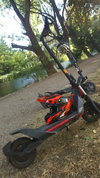 Patinete Eléctrico ZT3pro Matriculado y asegurado
