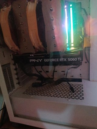 PNY GeForce RTX 5060 Ti  cambio por ps5