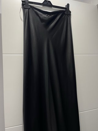 Falda satinada Zara lazo Talla S