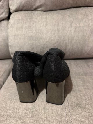 Botines elásticos negros Stradivarius seminuevos