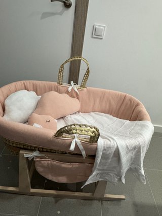 Moisés para bebé rosa con cesta