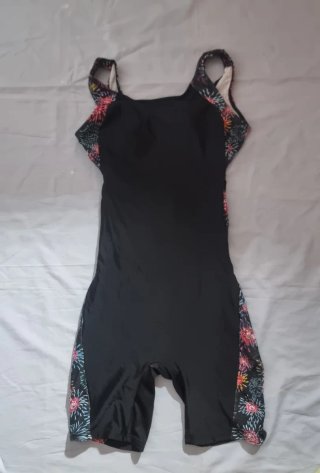 Bañador de natación negro con estampado