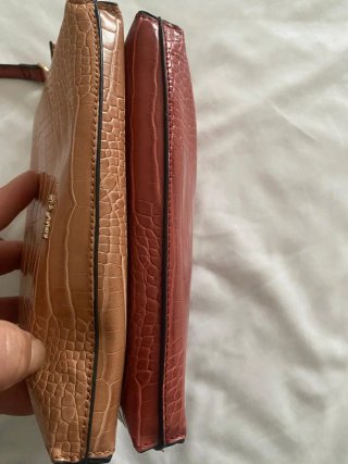 Bolso pequeño piel cocodrilo marrón y rojo