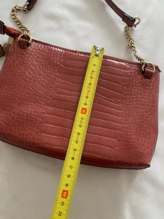 Bolso pequeño piel cocodrilo marrón y rojo