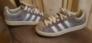 Zapatillas Adidas Campus Gris puestas 3 veces