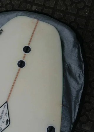 Tabla de Surf 5'11 con Funda y Grip
