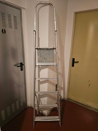 Escalera de Aluminio Plegable