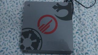 PS4 Edición Star Wars 1TB + mando star wars