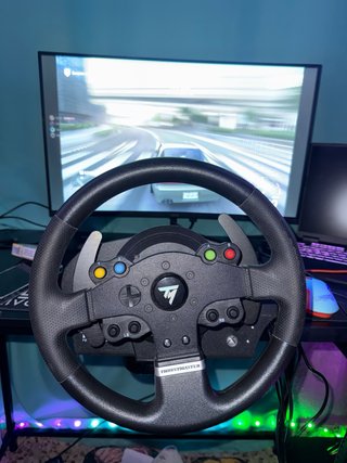 Volante Thrustmaster