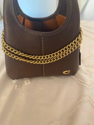 Bolso Coach Marrón con Cadena Dorada