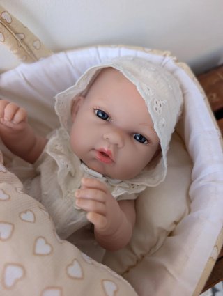 Muñeca Bebé Arias con Capazo