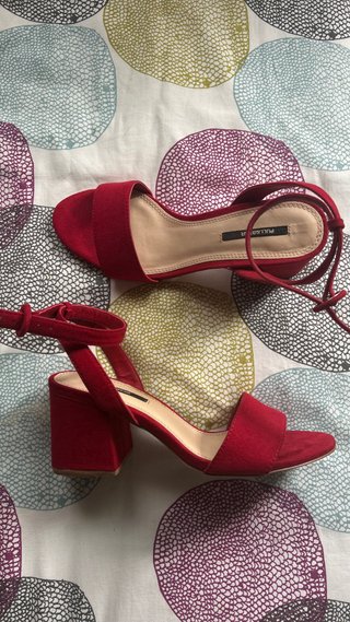 Sandalias tacón rojas