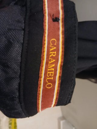 Traje de Hombre Negro. Marca caramelo