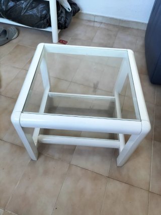 Mesita auxiliar cristal y madera blanca