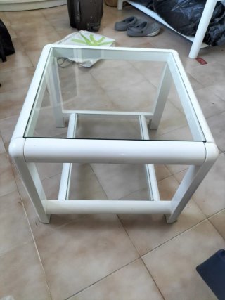 Mesita auxiliar cristal y madera blanca