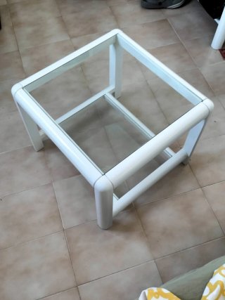 Mesita auxiliar cristal y madera blanca