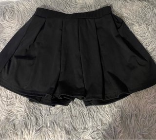 Falda Corta Negra