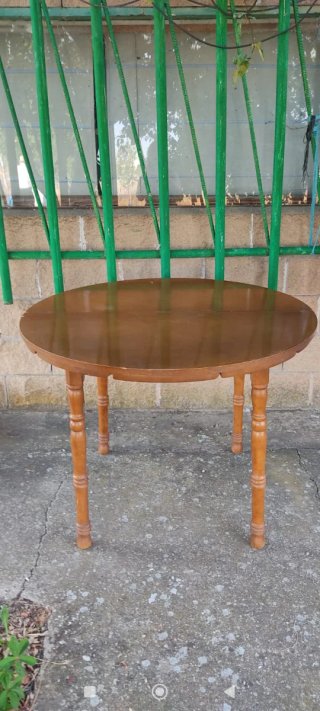 Mesa redonda de madera plegable