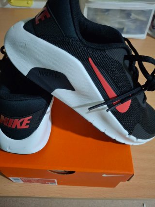 Zapatillas Nike Flex Negras y Rojas Talla 40