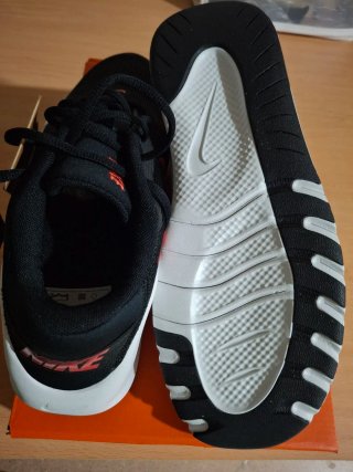 Zapatillas Nike Flex Negras y Rojas Talla 40