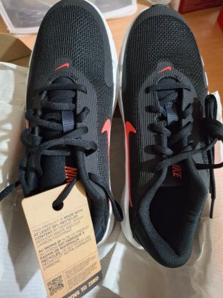 Zapatillas Nike Flex Negras y Rojas Talla 40