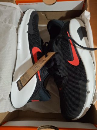Zapatillas Nike Flex Negras y Rojas Talla 40