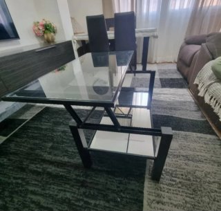 Mesa de centro de cristal y metal