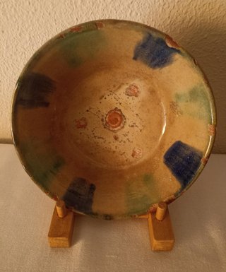 Antichi piatti in ceramica