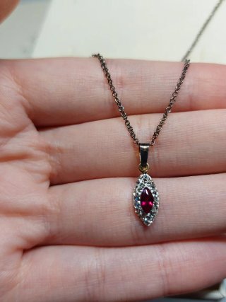 Collana con ciondolo in oro 750