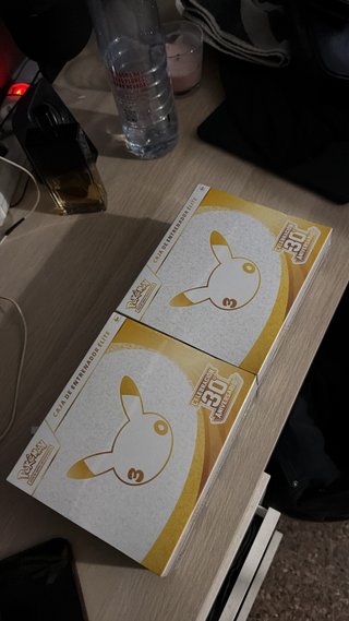 Caja Entrenador Élite 30 Aniversario Pokémon