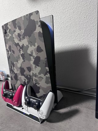 Console PlayStation 5 (PS5) con accessori