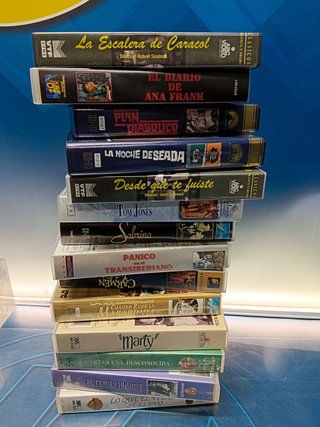 14 películas, VHS, clasicas, Marty, El tercer hombre, Mujeres, La escalera de caracol, Sabrina y mas