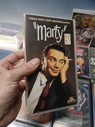 14 películas, VHS, clasicas, Marty, El tercer hombre, Mujeres, La escalera de caracol, Sabrina y mas