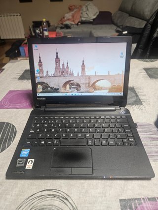 Portátil Toshiba Satellite Pro NB10 A-124