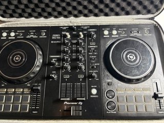 Mesa de mezclas Pioneer DDJ-400