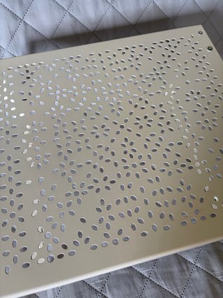 Scaffale organizzatore in metallo bianco
