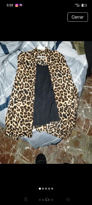 Blusa Estampado Leopardo con Camiseta Negra