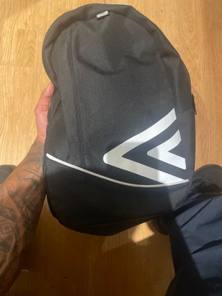 Mochila Umbro Negra