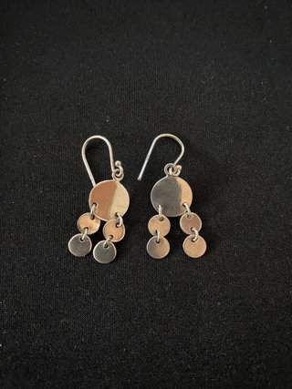 Pendientes de plata con discos colgantes