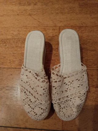 Sandalias Mules de Cuña Beige